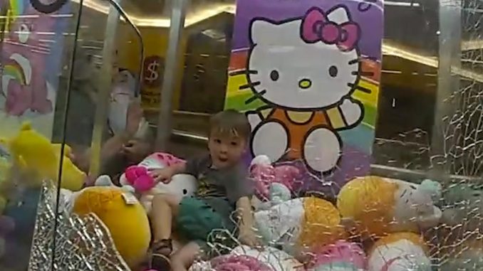 3-Year-Old Boy’s Unusual Australian Toy Claw Machine Rescue Australian Boy Toy Claw