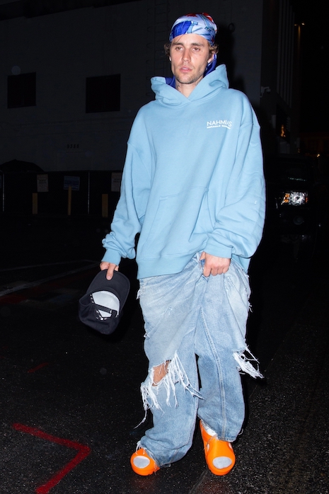 JUSTIN BIEBER