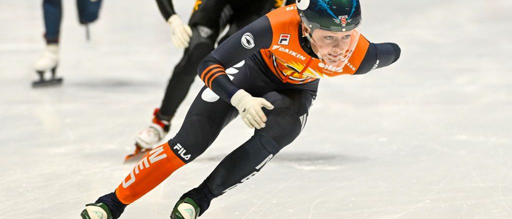 Velzeboer also wins 500 meters in Montreal after 1,000 meters, yellow card at 1,500 meters Velzeboer