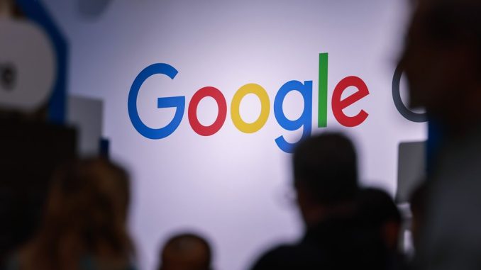 Google pays news organizations for fragments of news items Google