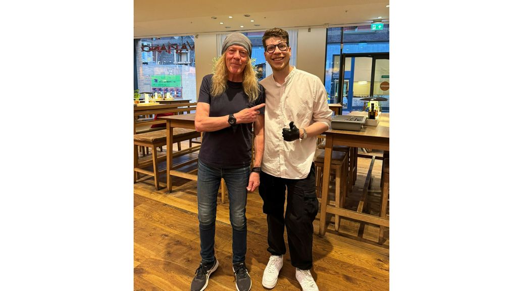 Guitarist Iron Maiden