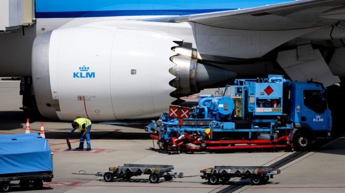 Trade unions announce strikes in ground staff from KLM KLM