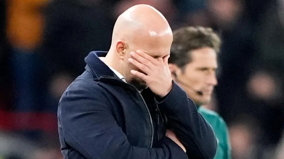 Liverpool sack head coach